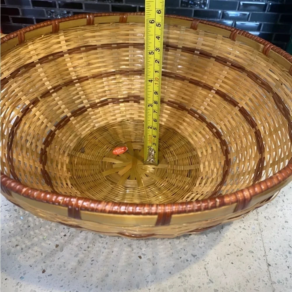 Round Footed Wicker Bread Basket Centerpiece‎ 12’Inch Diameter. 5 Inch Tall.